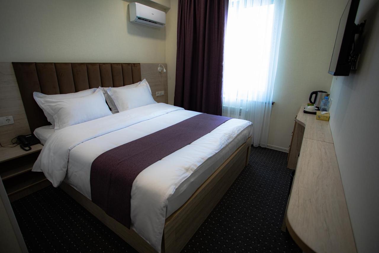 Sharaf Hotel Ташкент Екстер'єр фото