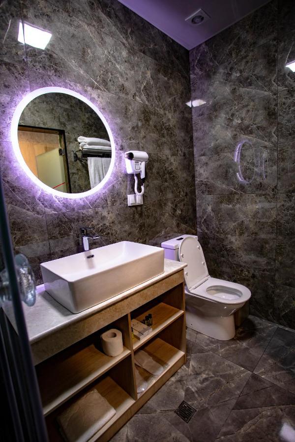 Sharaf Hotel Ташкент Екстер'єр фото