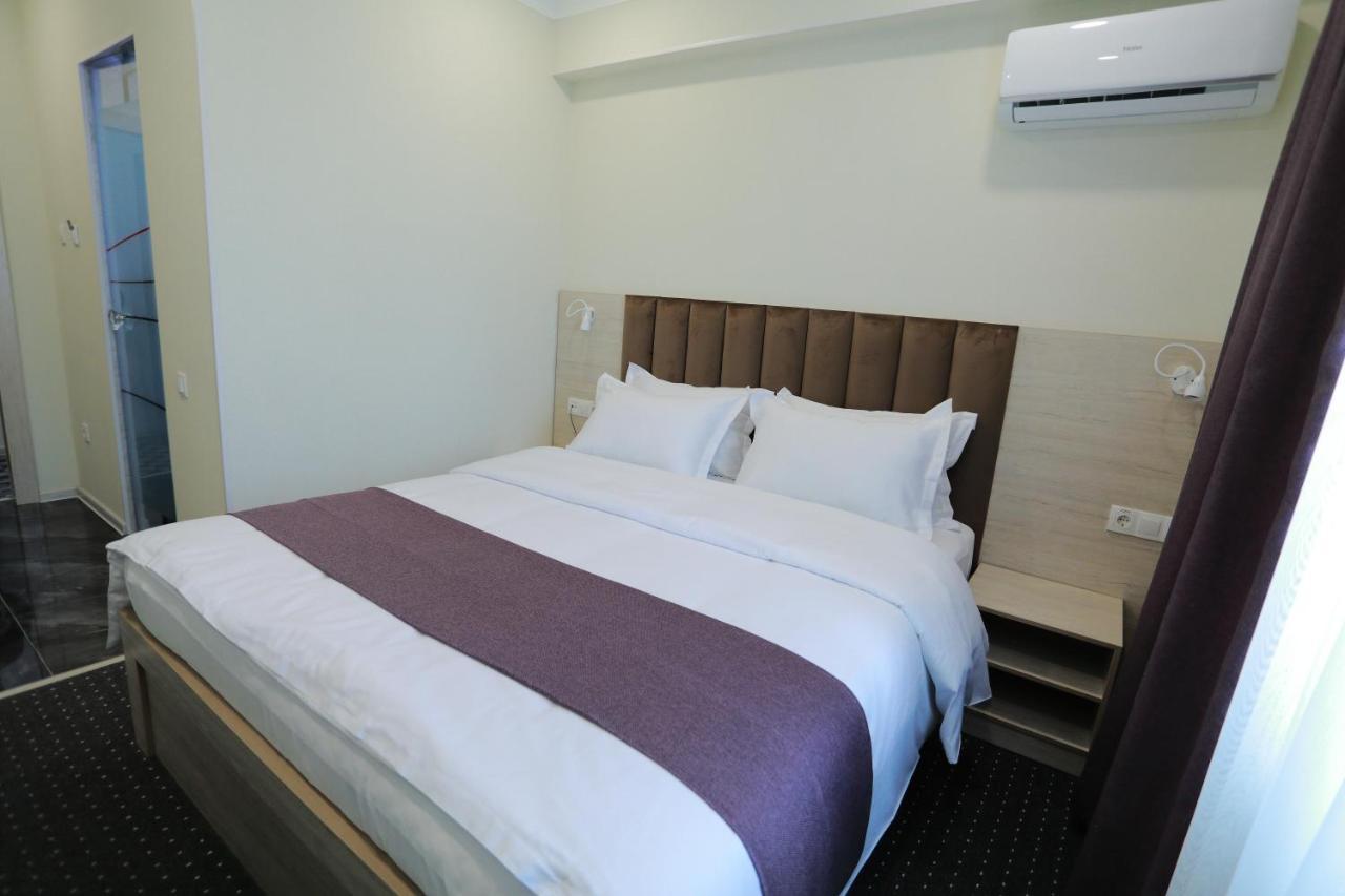 Sharaf Hotel Ташкент Екстер'єр фото