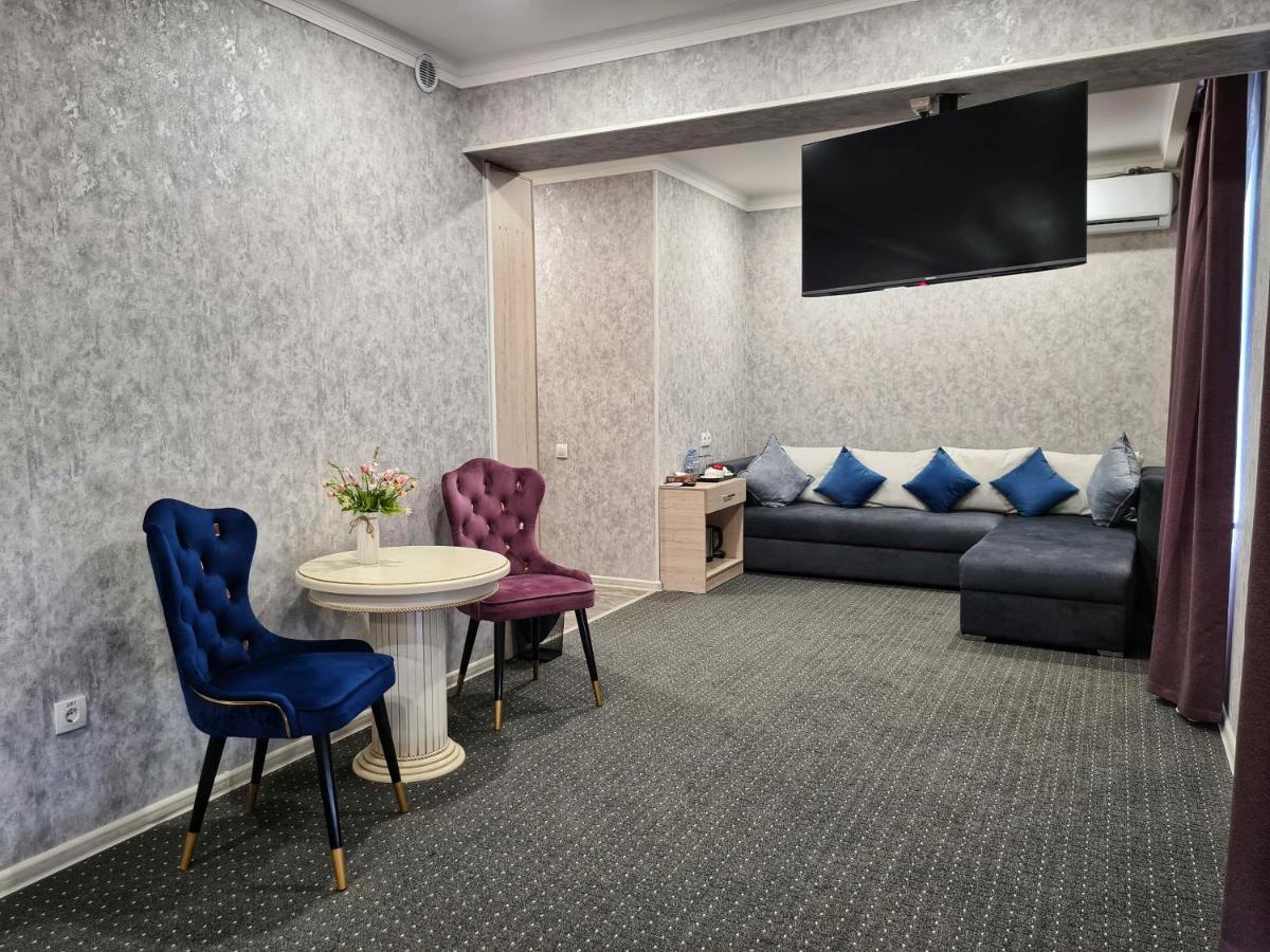Sharaf Hotel Ташкент Екстер'єр фото